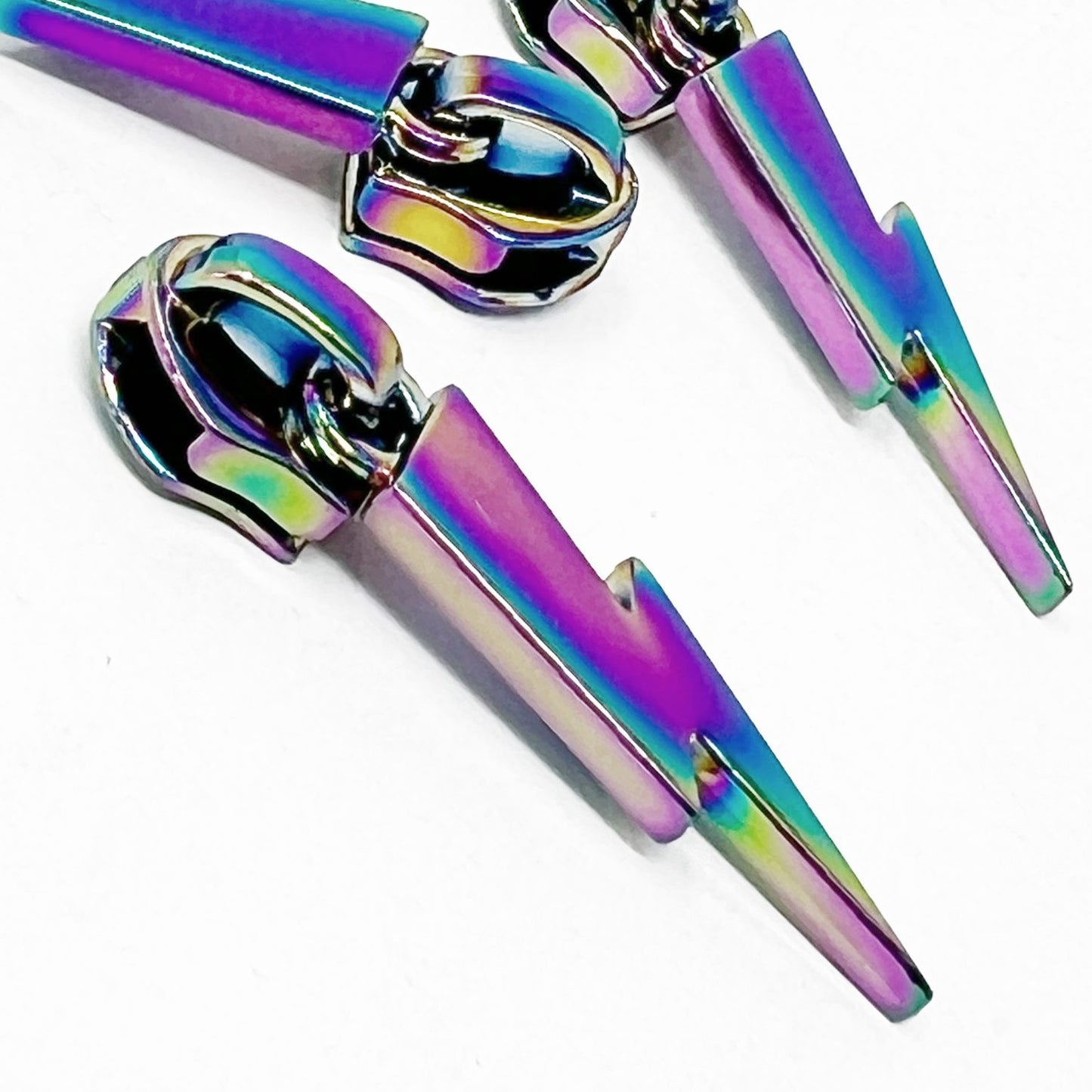 S7 No. 5 Deluxe Lightning Bolt Zip Slider in Rainbow. ZS7-99