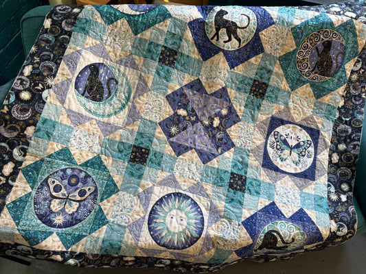 Makower | Charmed Quilt Kit